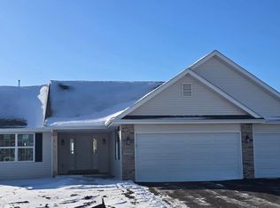1054 E Birchwood Dr, Beloit, WI 53511