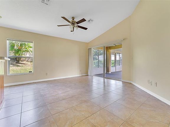 5th image of 1331 Willow Crest Dr