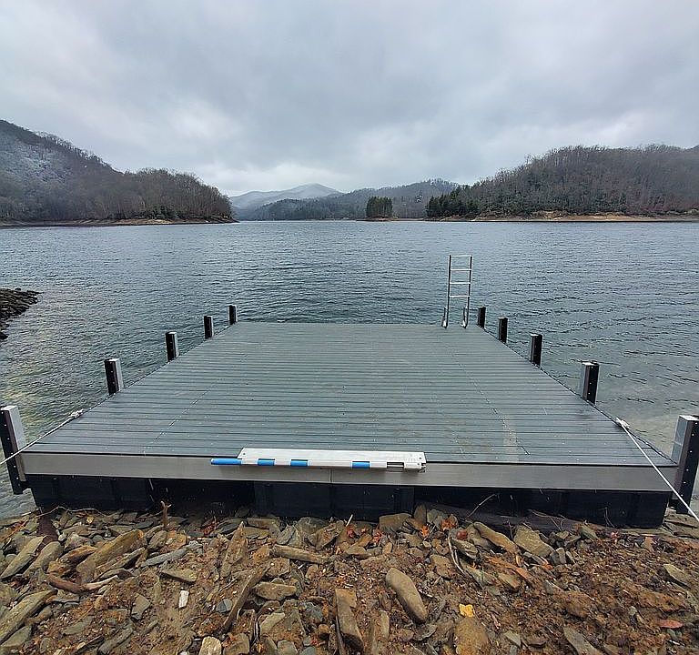 1st image of 1558 Lake Shore Dr