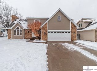 15514 Summerwood Dr, Omaha, NE 68137