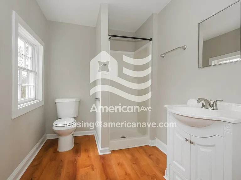 1067551_009_main_bathroom_13632935.jpg