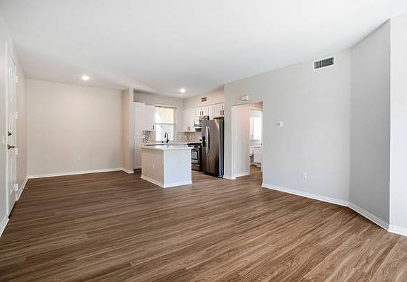 4th image of 24640 Avignon Dr #25