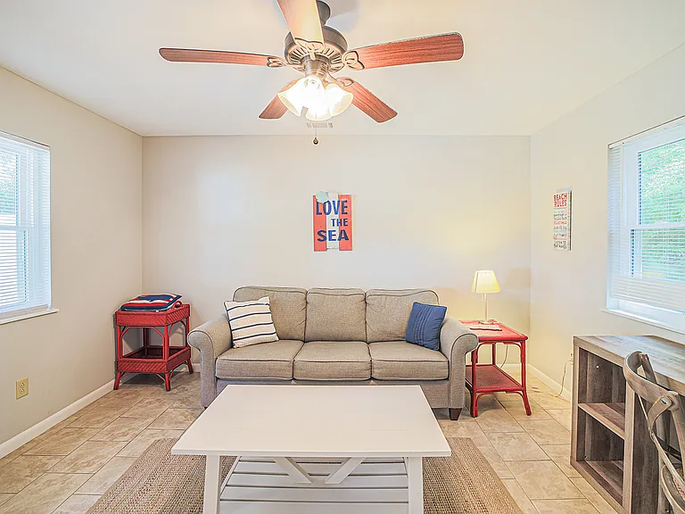 16 Pelican St — Photo 13