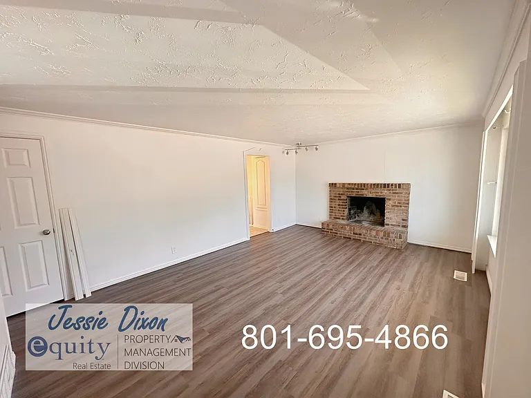 245 Briarwood Dr — Photo 5