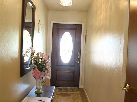 3rd image of 1723 Meadowcliff Dr