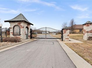 2040 Chateau Pl, Raymore, MO 64083