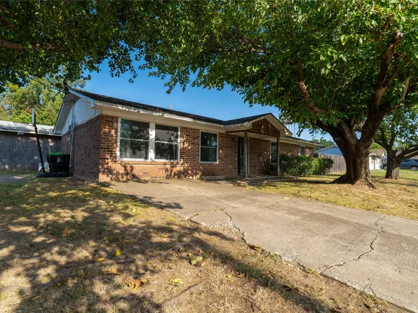523 N Church St, Pilot Point, TX 76258