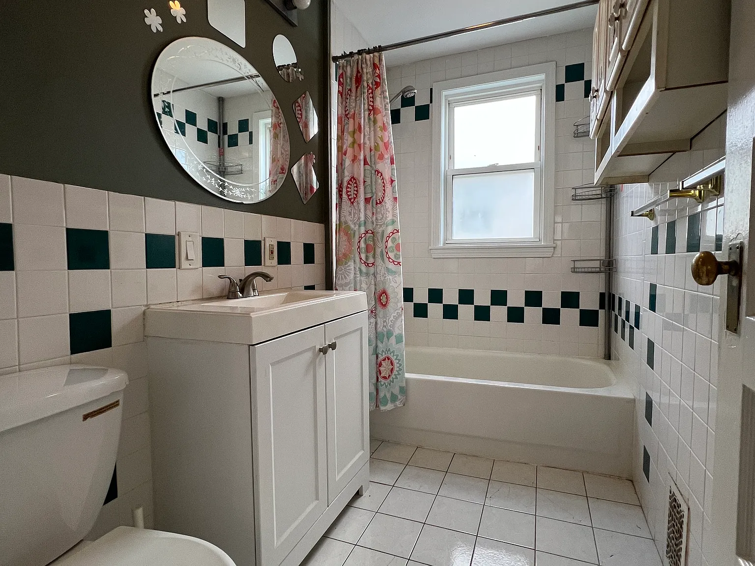 3 bed, 1200 sqft, $3,000 — Photo 4