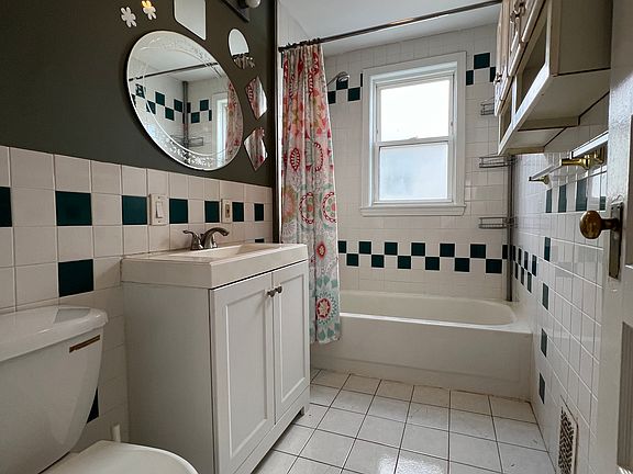 3rd image of 132 Buttonwood St #2