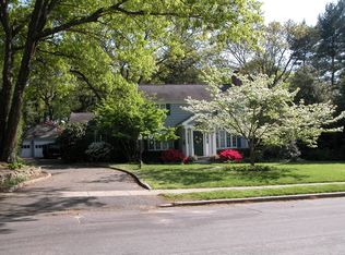 31 Meadowbrook Rd, Syosset, NY 11791