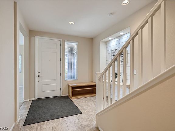 3rd image of 913 Peaceful Glen Ct