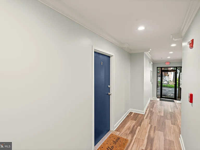 430 Irving St NW #102 — Photo 6