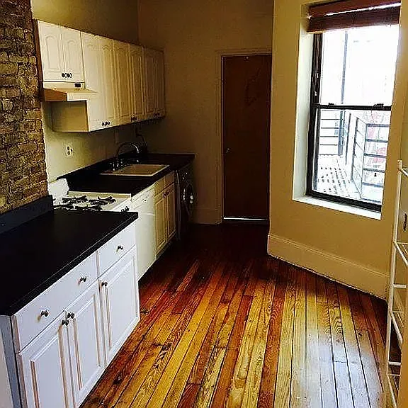 253 8th St #8 — Photo 5