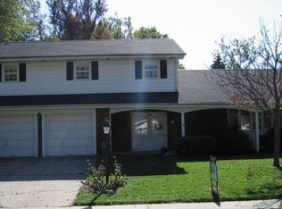 34 Danbury Dr, Springfield, IL 62704