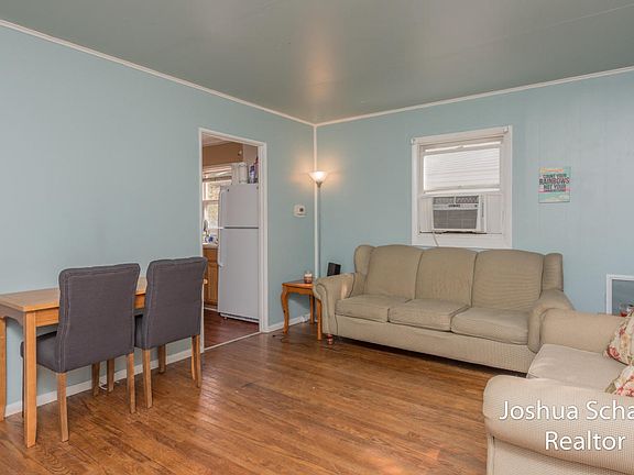 4th image of 927 California St NW