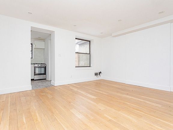 5th image of 905 Sterling Pl #2C