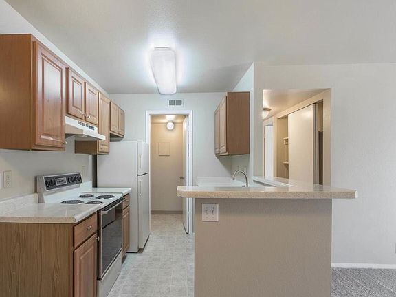 3rd image of 661 E James Pointe Dr #2Q