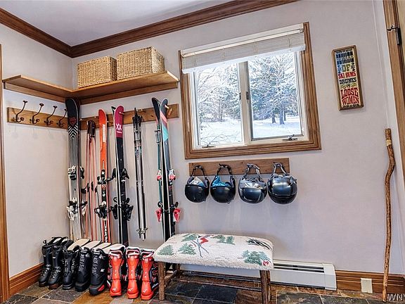 3rd image of 2 Valley Village Rd