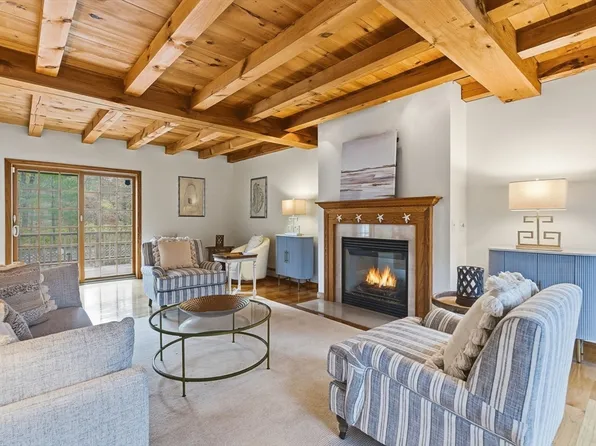 7 Palis Dr, Salisbury, MA 01952