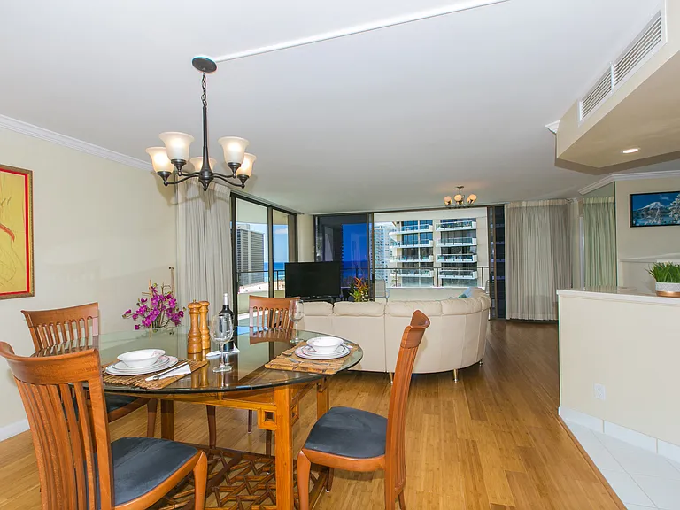 1910 Ala Moana Blvd #13A — Photo 8