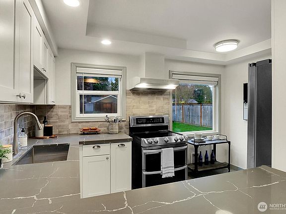 2nd image of 1021 Walnut Street