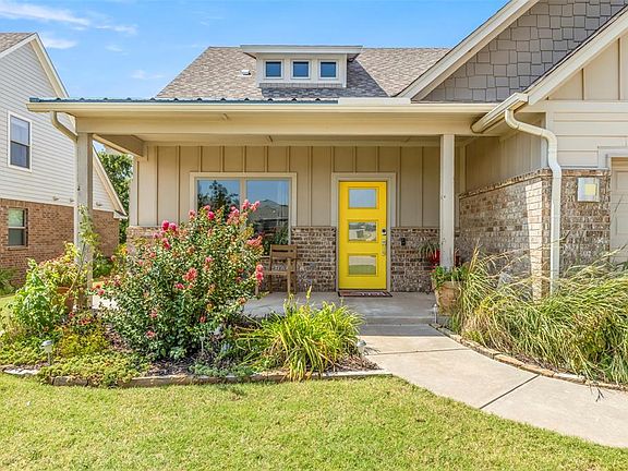 2nd image of 18001 Chisholm Creek Farm Ln