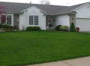 1035 Sunset Hills Ct NW, Grand Rapids, MI 49534