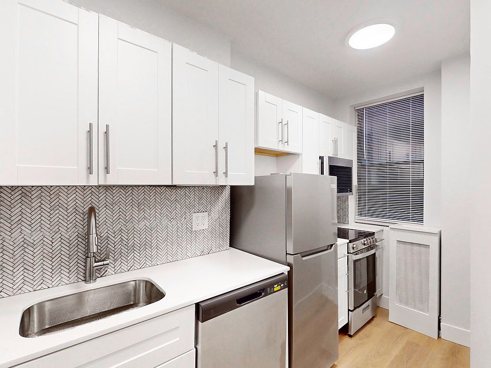 1st image of 24 Phillips St APT 4