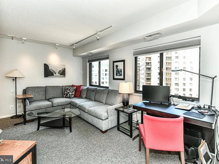 900 N Stafford St #1410 — Photo 9
