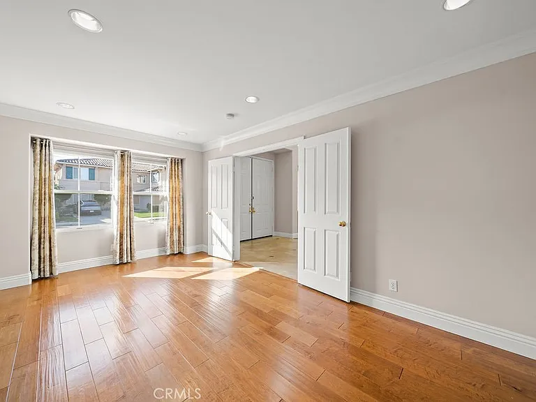 6 Petria — Photo 18