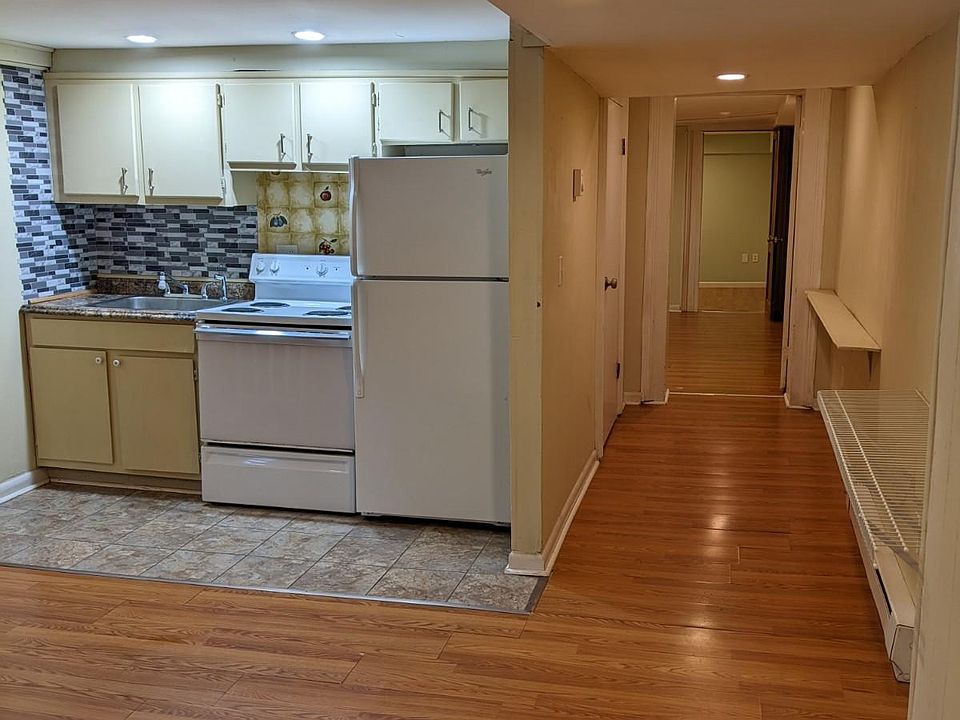 large eat-in kitchen and hall