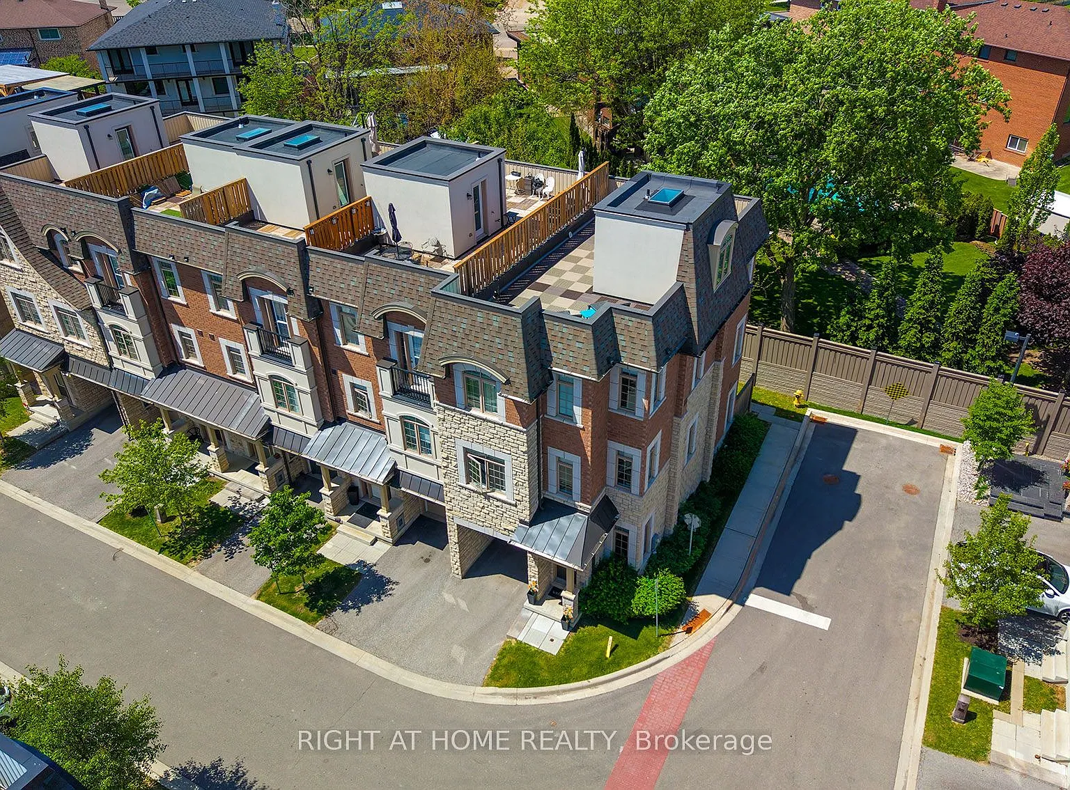 4 bed, $4,150 — Photo 1