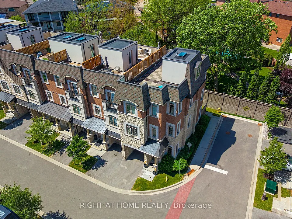2 Queen Mary Ct