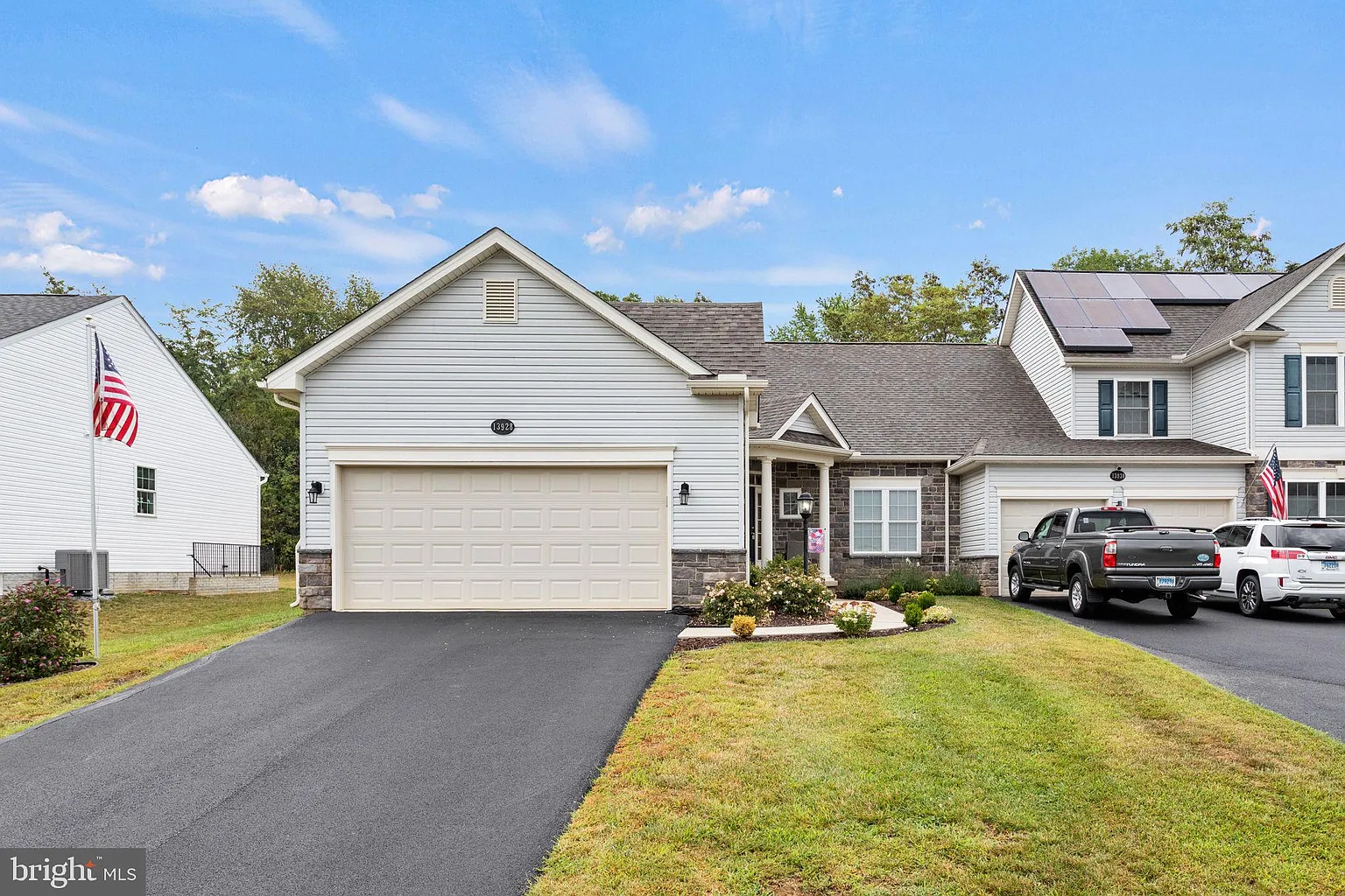13928 Patriot Way photo 1