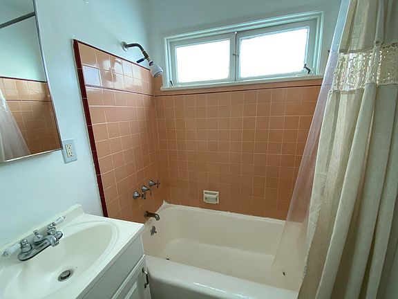 2nd image of 2115 S Bentley Ave