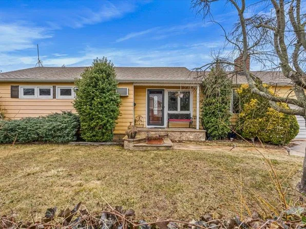 3400 Parkway Drive, Baldwin, NY 11510