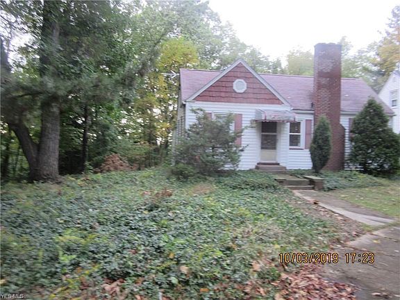 2nd image of 19951 Hillcrest Dr