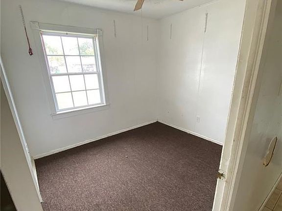 4th image of 157 Julia Dr