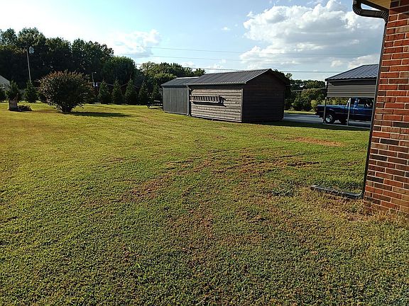 5th image of 527 Spring Valley Rd