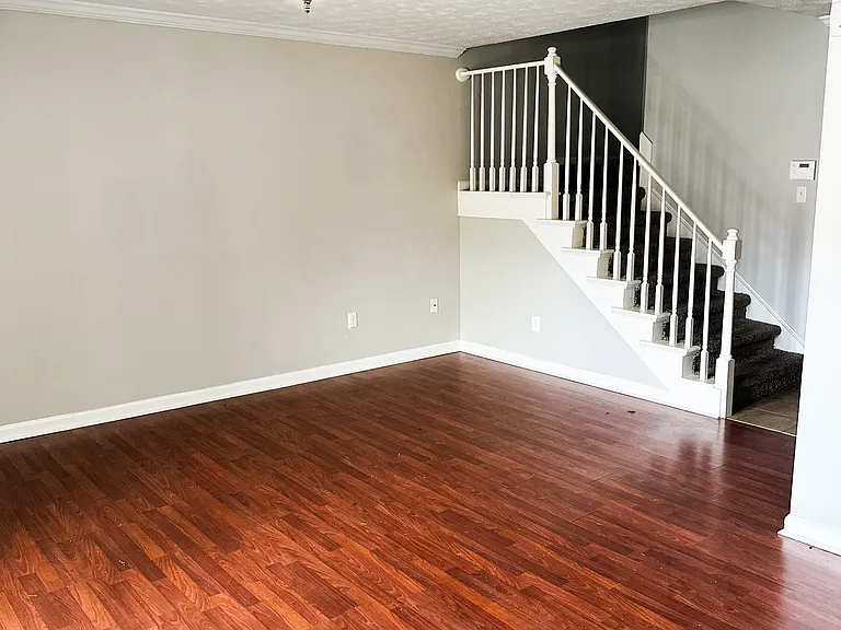 2817 McDonald Ct SW — Photo 2
