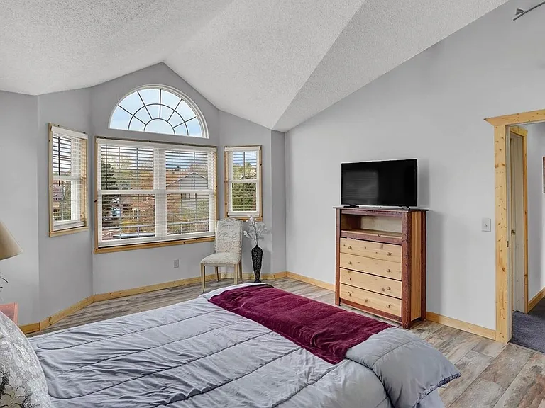 7655 Hickorywood Dr — Photo 11