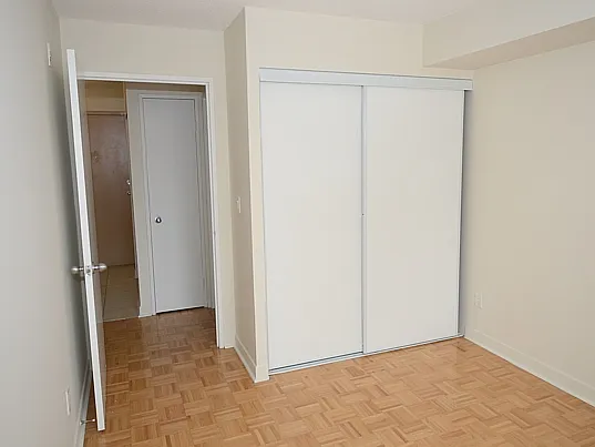 121 Parkway Forest Dr. — Photo 3