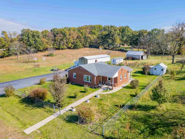 903 Entry School Rd, Fishersville, VA 22939