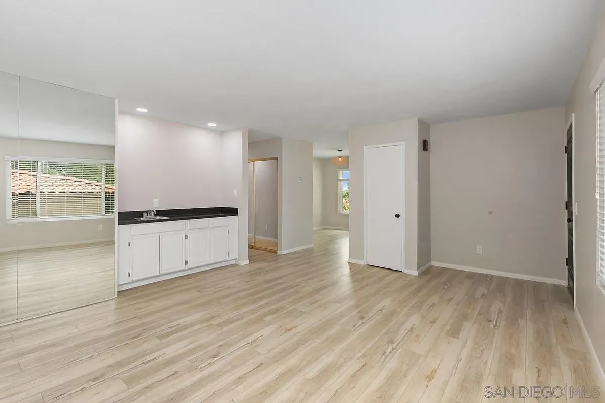 Mission Bay Condominiums — Photo 3