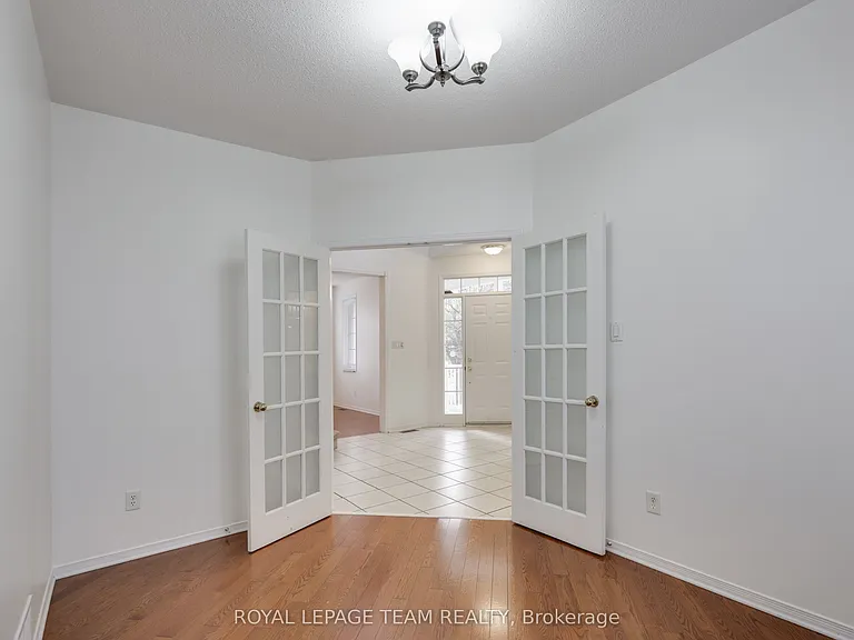 35 Norgold Cres — Photo 9