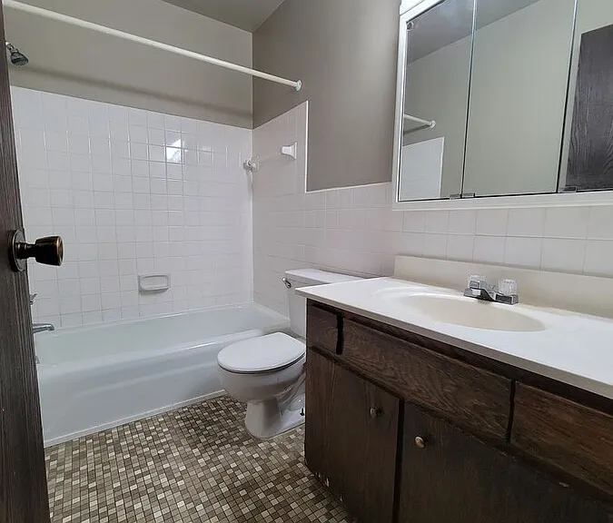 Marydale Lakeview Apartments — Photo 13