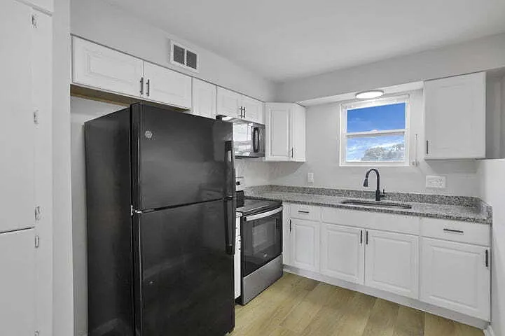 1 bed, 1.0 bath, 600 sqft, $900 — Photo 22