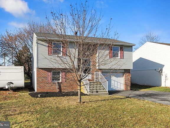 3rd image of 27 Antler Ln