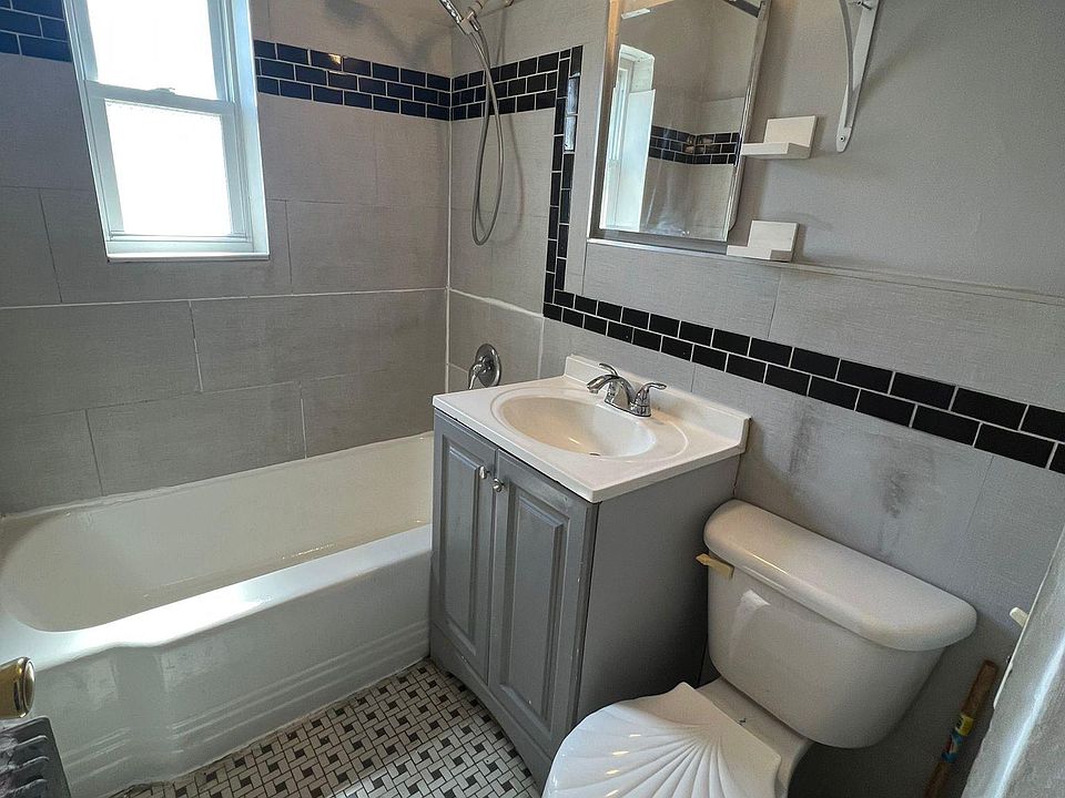 2nd image of 62 Crawford St #C