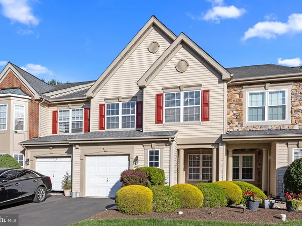 205 White Pine Ct, Warminster, PA 18974